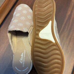 Clarks Women's Breeze Shore Mule size 8